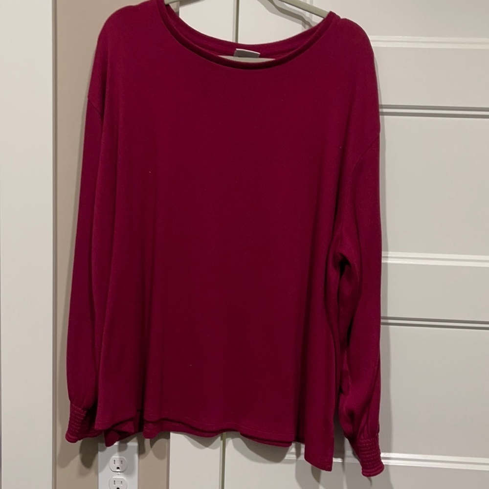 Ava+viv cranberry red long sleeve top w/elastic wrists 2X Like New. Worn once.